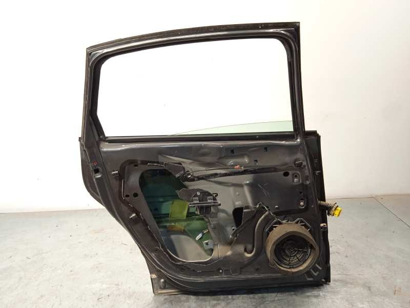 Recambio de puerta trasera izquierda para citroën c4 sedan collection referencia OEM IAM 9802635680  