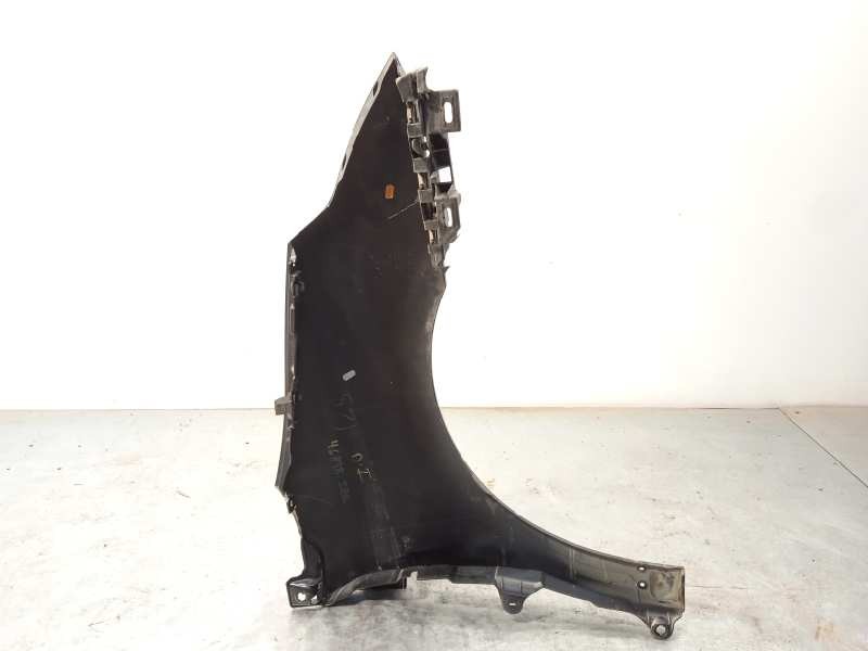 Recambio de aleta delantera izquierda para citroën c4 sedan collection referencia OEM IAM 9813899880  