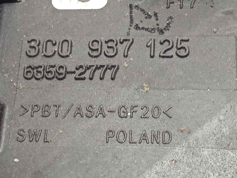 Recambio de caja reles / fusibles para volkswagen sharan (7n1) 2.0 tdi referencia OEM IAM 3C0937125  