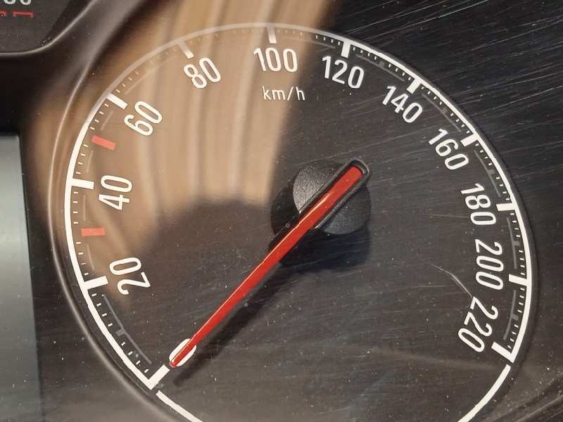 Recambio de cuadro instrumentos para opel corsa e 1.4 referencia OEM IAM 39129457  367030224