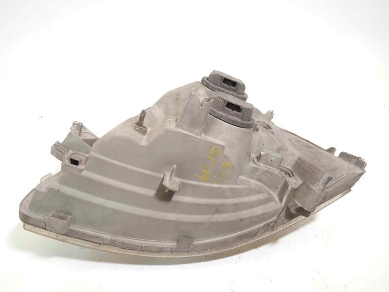 Recambio de faro derecho para renault mascott fg 150. 35/55/65 cabina individual referencia OEM IAM 8200163518  