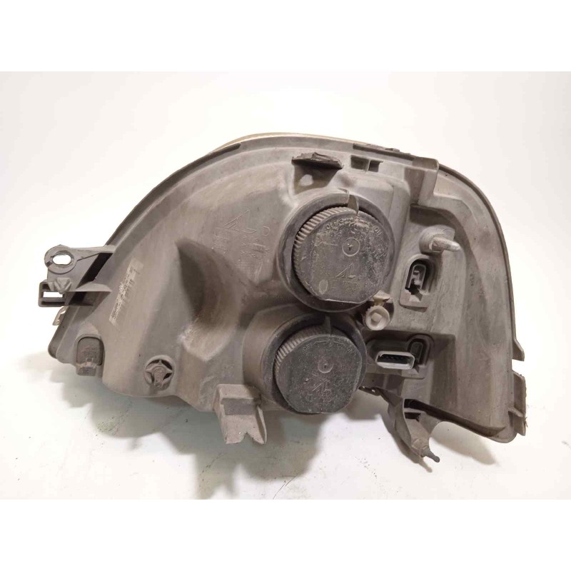 Recambio de faro derecho para renault mascott fg 150. 35/55/65 cabina individual referencia OEM IAM 8200163518  
