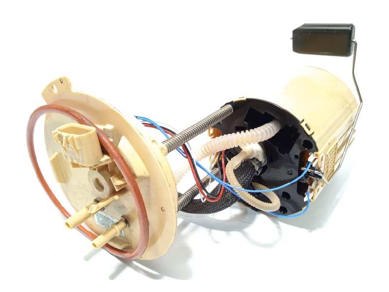 Recambio de bomba combustible para opel astra k lim. 5türig 1.6 cdti dpf referencia OEM IAM 13599386  