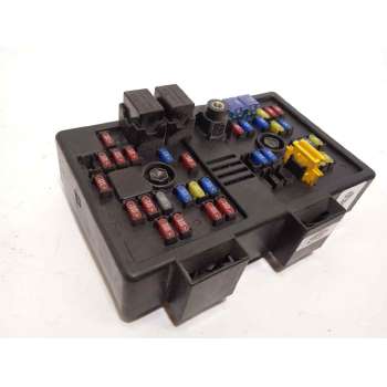 CAJA RELES / FUSIBLES 96821082 