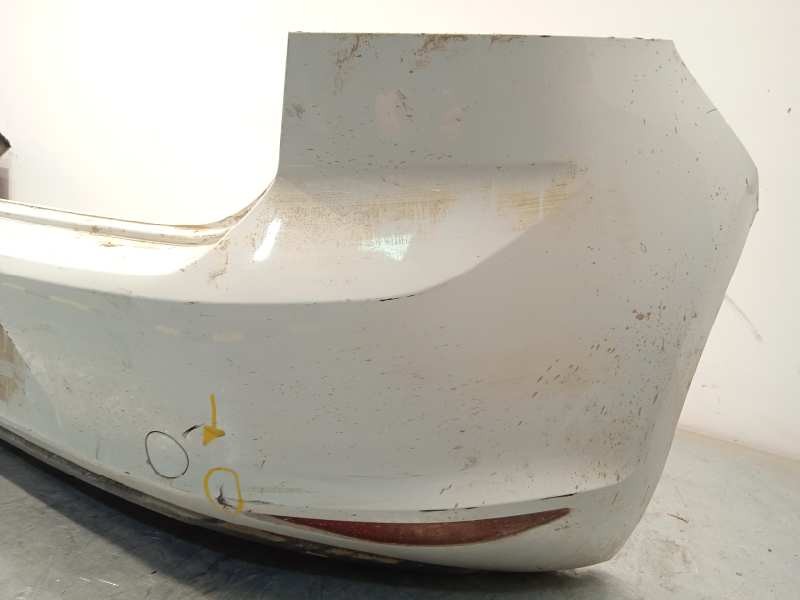 Recambio de paragolpes trasero para volkswagen golf vii lim. advance bluemotion referencia OEM IAM 5G6807417AP 5G6807421 5G68074