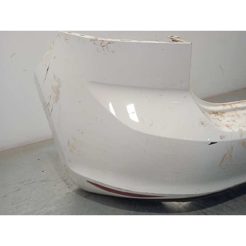 Recambio de paragolpes trasero para volkswagen golf vii lim. advance bluemotion referencia OEM IAM 5G6807417AP 5G6807421 5G68074