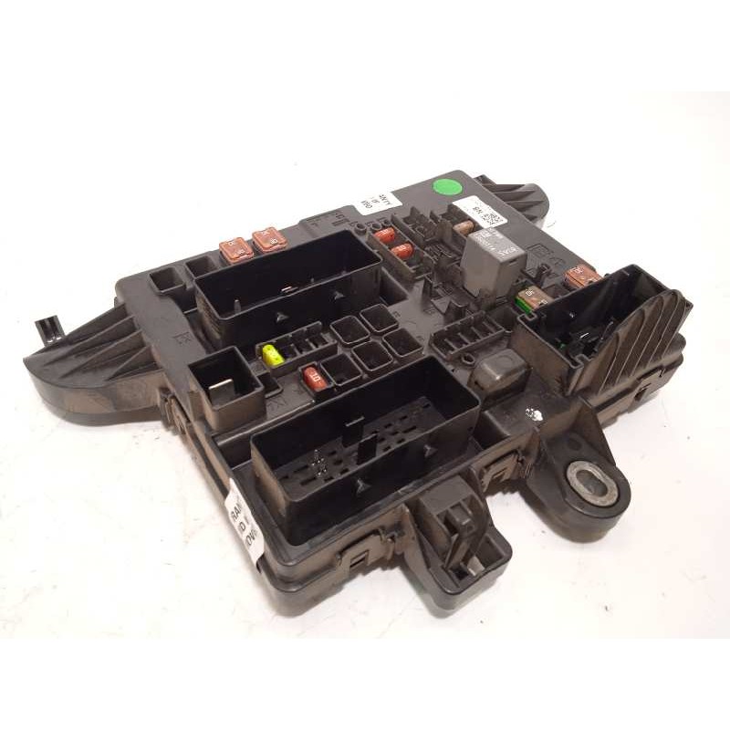 Recambio de caja reles / fusibles para opel insignia sports tourer sport referencia OEM IAM 13277318  