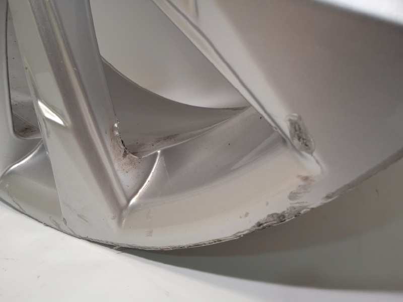 Recambio de llanta para audi q3 (f3b) 1.5 16v tsi act referencia OEM IAM 83A601025G  