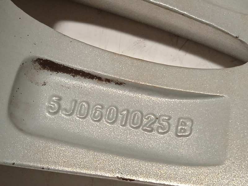 Recambio de llanta para skoda roomster (5j7) sport referencia OEM IAM 5J0601025B  5J0601025B7ZS