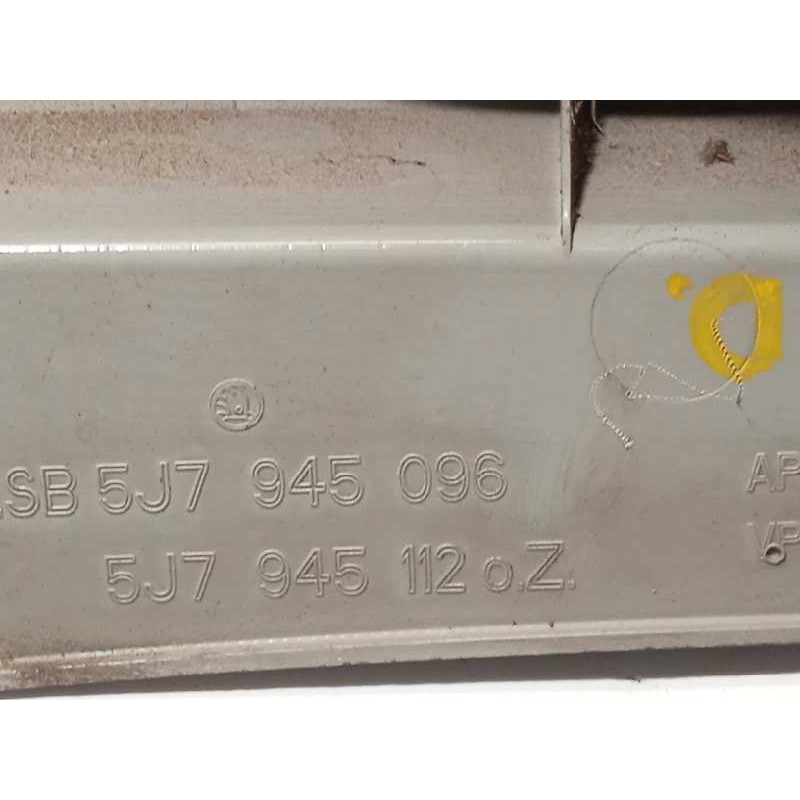 Recambio de piloto trasero derecho para skoda roomster (5j7) sport referencia OEM IAM 5J7945096  