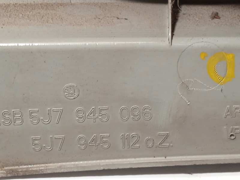 Recambio de piloto trasero derecho para skoda roomster (5j7) sport referencia OEM IAM 5J7945096  