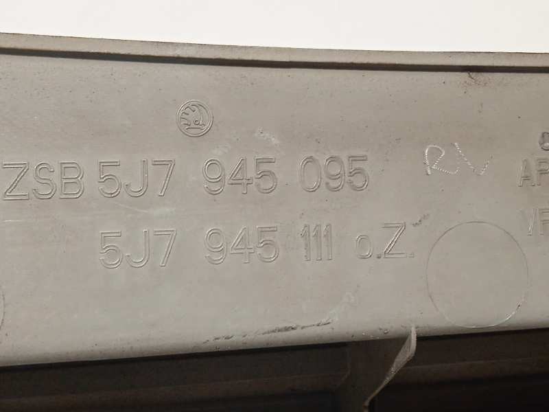 Recambio de piloto trasero izquierdo para skoda roomster (5j7) sport referencia OEM IAM 5J7945095  