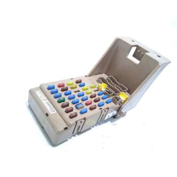 CAJA RELES / FUSIBLES 82201AG010 