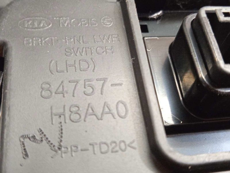 Recambio de mando multifuncion para kia rio (yb) 1.0 tgdi cat referencia OEM IAM 84757H8AA0  