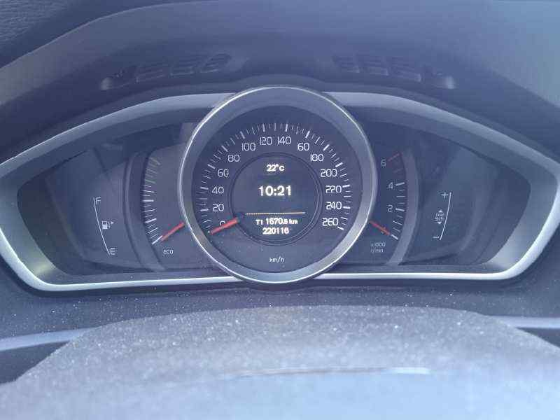 Recambio de cuadro instrumentos para volvo v40 momentum referencia OEM IAM 31453103  