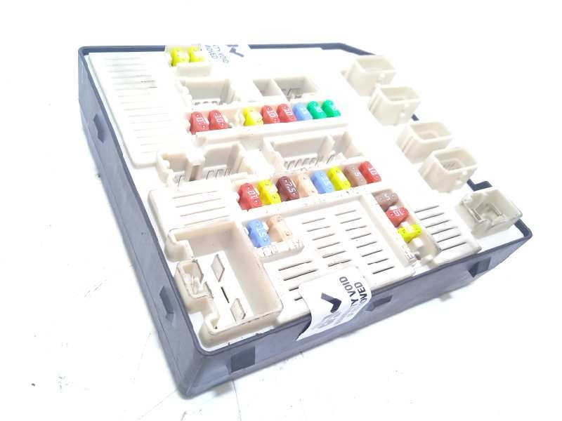 Recambio de caja reles / fusibles para renault megane iii berlina 5 p emotion referencia OEM IAM 284B61871R  