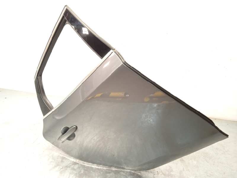 Recambio de puerta trasera derecha para volvo v40 momentum referencia OEM IAM 32351000  