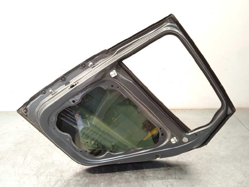 Recambio de puerta trasera derecha para volvo v40 momentum referencia OEM IAM 32351000  