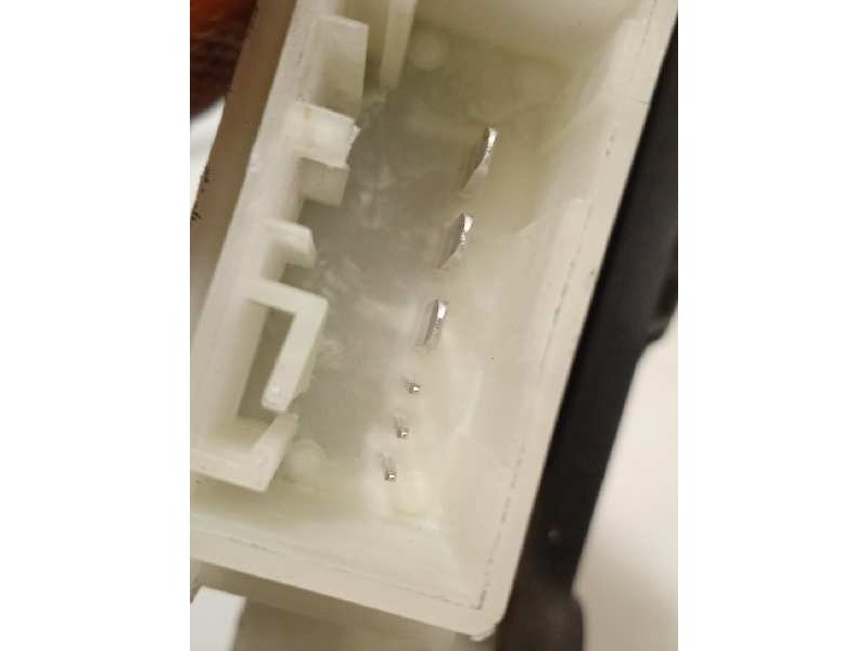 Recambio de elevalunas delantero izquierdo para skoda rapid 1.2 tsi referencia OEM IAM 6V1959801B  