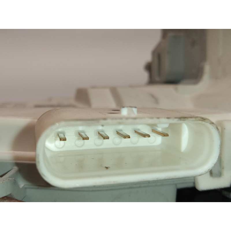 Recambio de cerradura puerta trasera izquierda para porsche panamera gts referencia OEM IAM 8K0839015C  