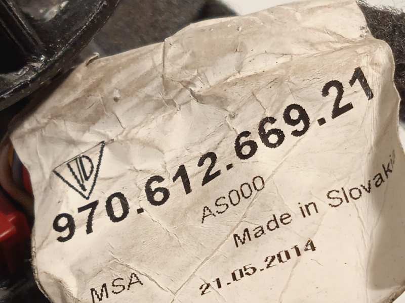 Recambio de retrovisor derecho para porsche panamera gts referencia OEM IAM 97073103806  