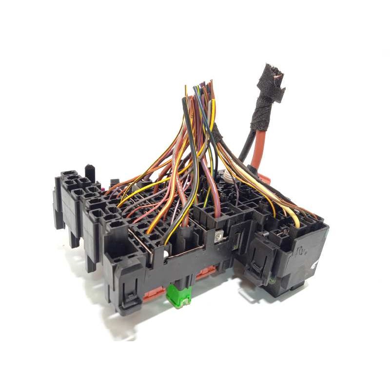 Recambio de caja reles / fusibles para audi a3 (8vk) basic referencia OEM IAM 5Q0937615C  