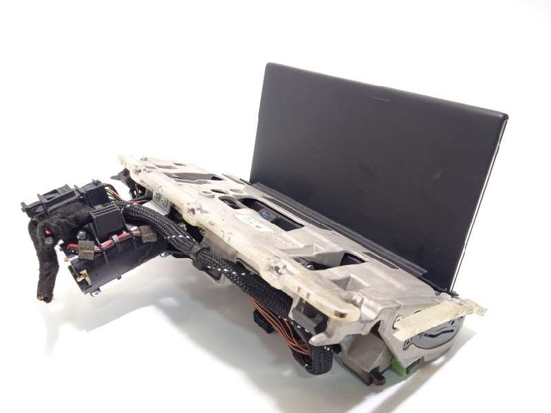 Recambio de pantalla multifuncion para audi a3 (8vk) basic referencia OEM IAM 8V0857273N  8V0857273N6PS