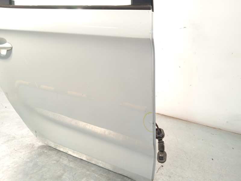 Recambio de puerta trasera derecha para kia carens ( ) basic referencia OEM IAM 77004A4000  