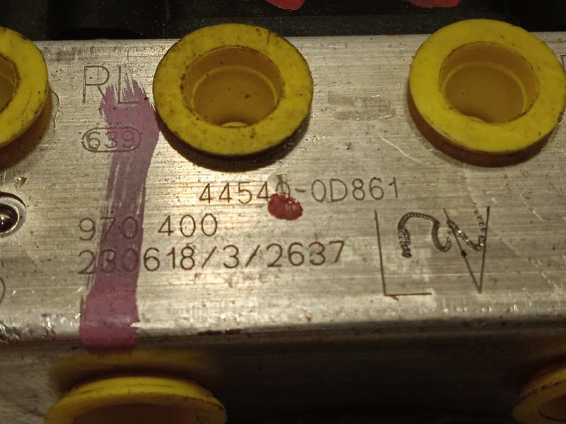 Recambio de abs para toyota yaris cross 1.5 hybrid (mxpj10l) referencia OEM IAM 445400D861 0265957151 970400