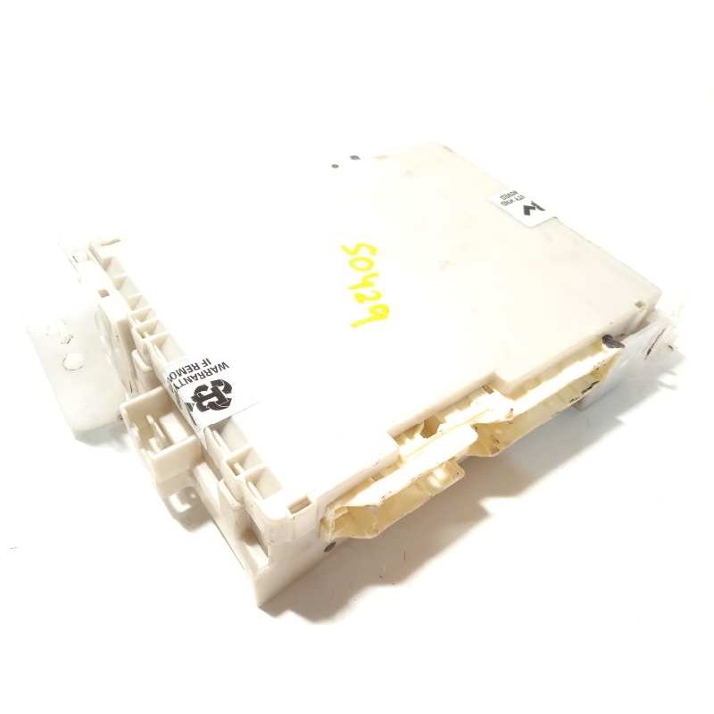 Recambio de caja reles / fusibles para toyota yaris hybrid feel! referencia OEM IAM 8273052K40  