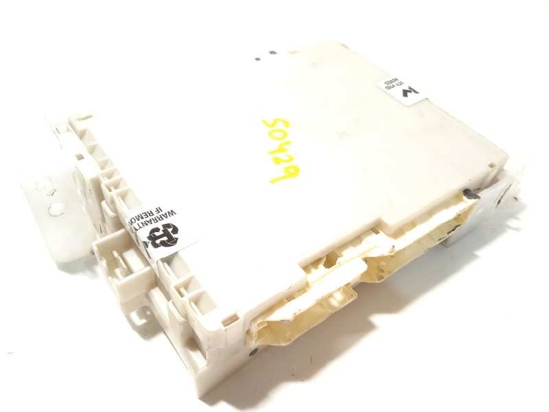 Recambio de caja reles / fusibles para toyota yaris hybrid feel! referencia OEM IAM 8273052K40  