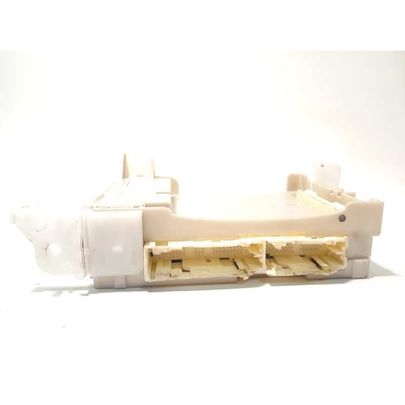 Recambio de caja reles / fusibles para toyota yaris hybrid feel! referencia OEM IAM 8273052K40  