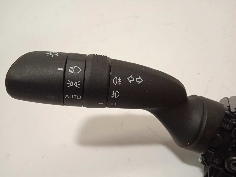 Recambio de mando intermitentes para toyota yaris cross 1.5 hybrid (mxpj10l) referencia OEM IAM 8465202A50 8431902010 8432902020