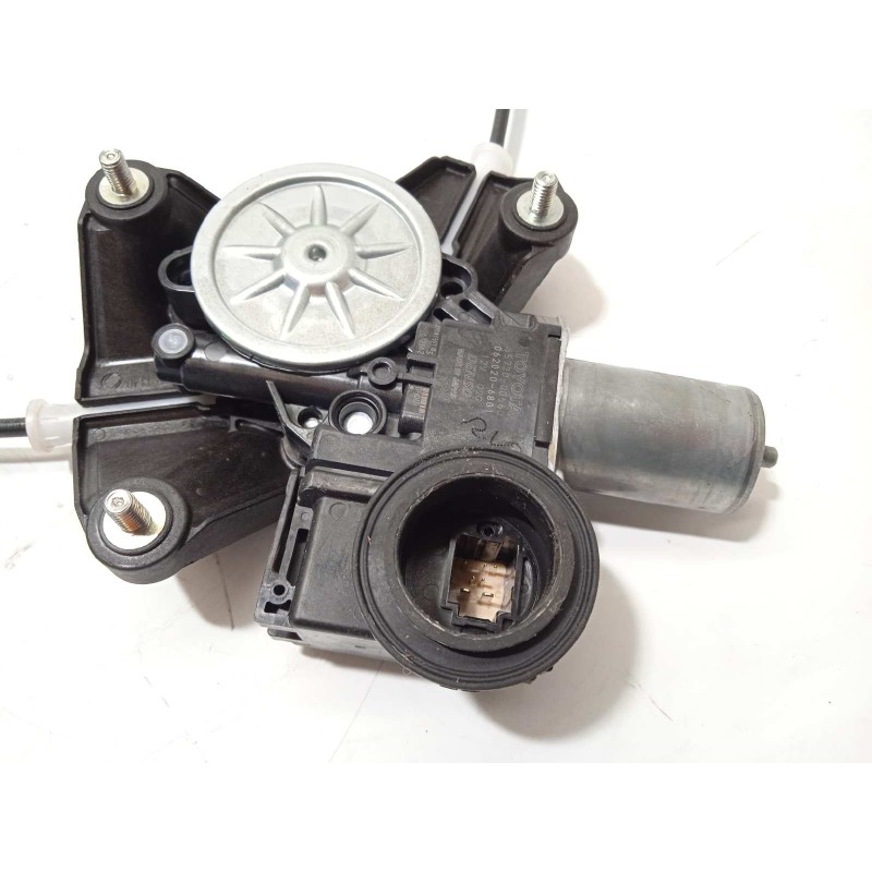 Recambio de elevalunas trasero izquierdo para toyota yaris cross 1.5 hybrid (mxpj10l) referencia OEM IAM 857200D560  0620206801