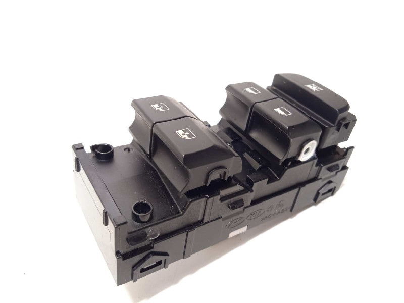 Recambio de mando elevalunas delantero izquierdo para kia xceed 1.0 tgdi cat referencia OEM IAM 93570J7120  93570J7120WK