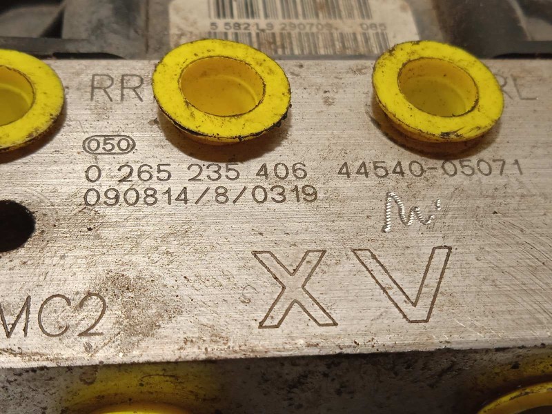 Recambio de abs para toyota avensis cross sport (t27) active referencia OEM IAM 4454005071 0265950749 0265235406