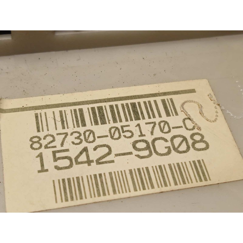 Recambio de caja reles / fusibles para toyota avensis cross sport (t27) active referencia OEM IAM 8273005170  