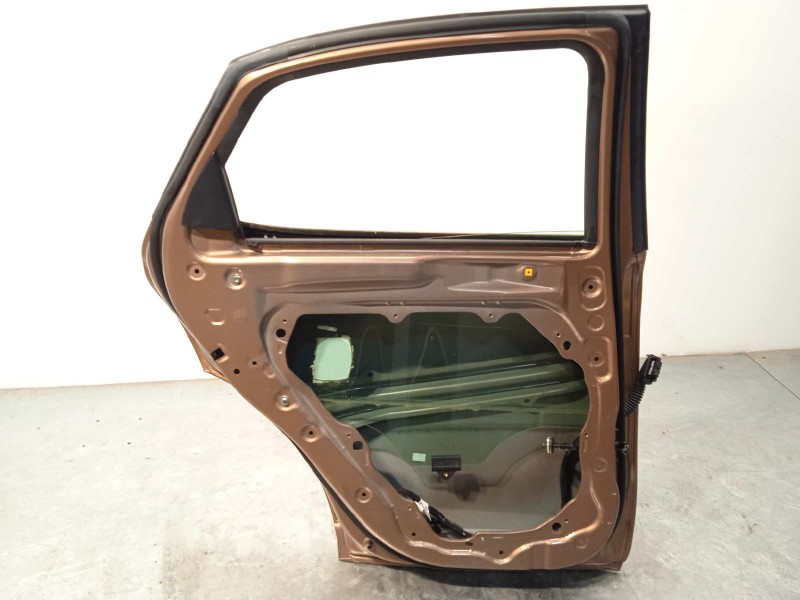 Recambio de puerta trasera izquierda para kia xceed 1.0 tgdi cat referencia OEM IAM 77003J7800  