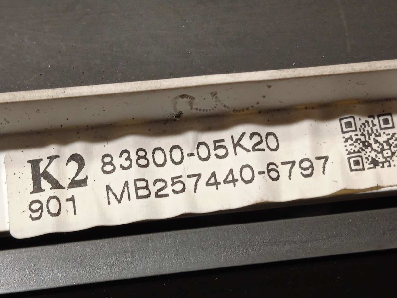 Recambio de cuadro instrumentos para toyota avensis cross sport (t27) active referencia OEM IAM 8380005K20  MB2574406797