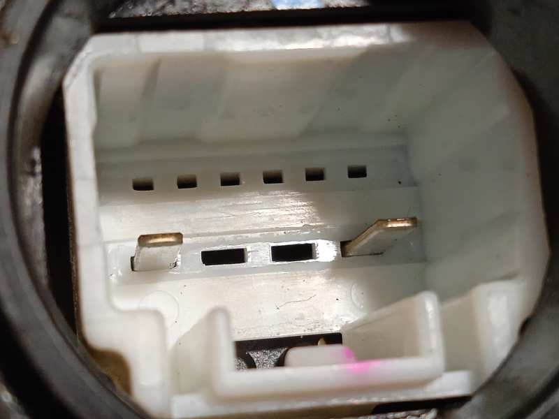 Recambio de cerradura puerta delantera derecha para toyota hilux (kun) referencia OEM IAM 690300K230  