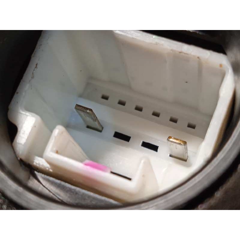 Recambio de cerradura puerta trasera derecha para toyota hilux (kun) referencia OEM IAM 690500K040  