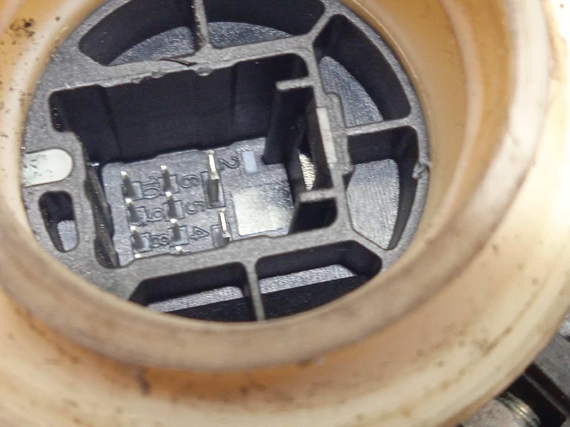 Recambio de elevalunas delantero izquierdo para toyota avensis cross sport (t27) active referencia OEM IAM 8570202020 8572005050