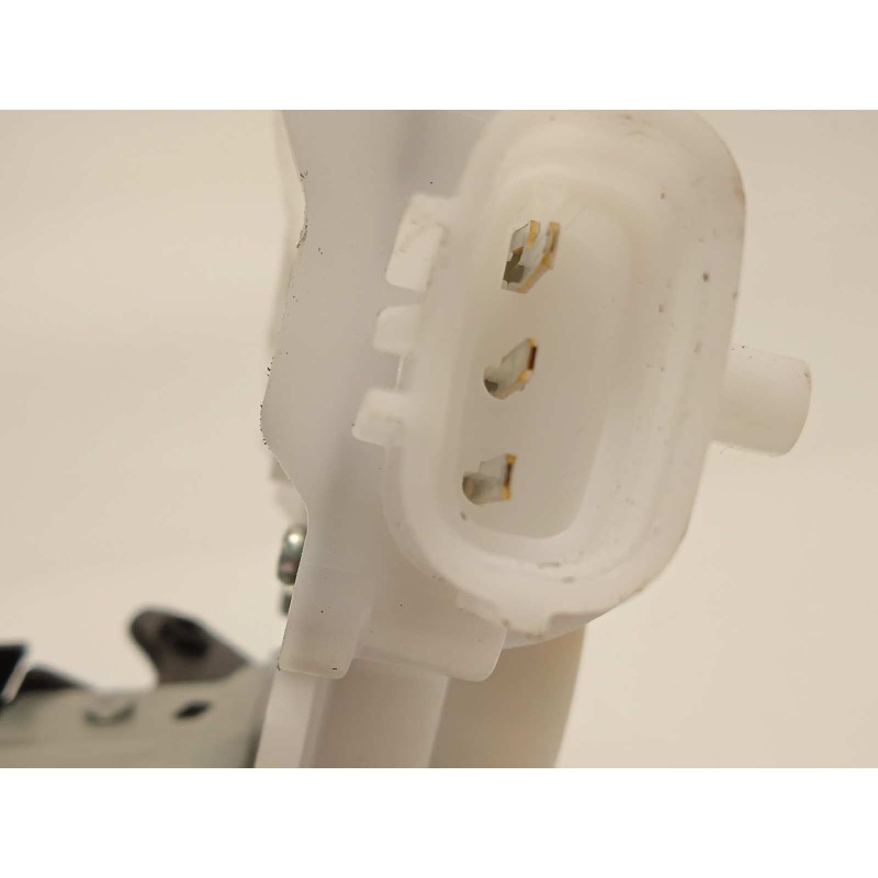 Recambio de cerradura maletero / porton para toyota yaris cross 1.5 hybrid (mxpj10l) referencia OEM IAM 693500D250  