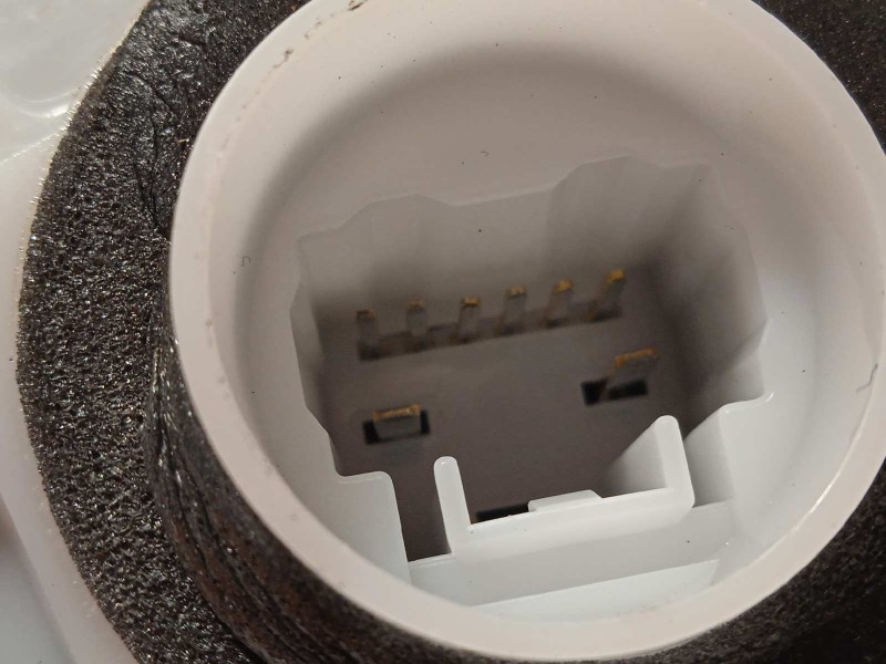 Recambio de cerradura puerta delantera izquierda para toyota yaris cross 1.5 hybrid (mxpj10l) referencia OEM IAM 69040K0040  