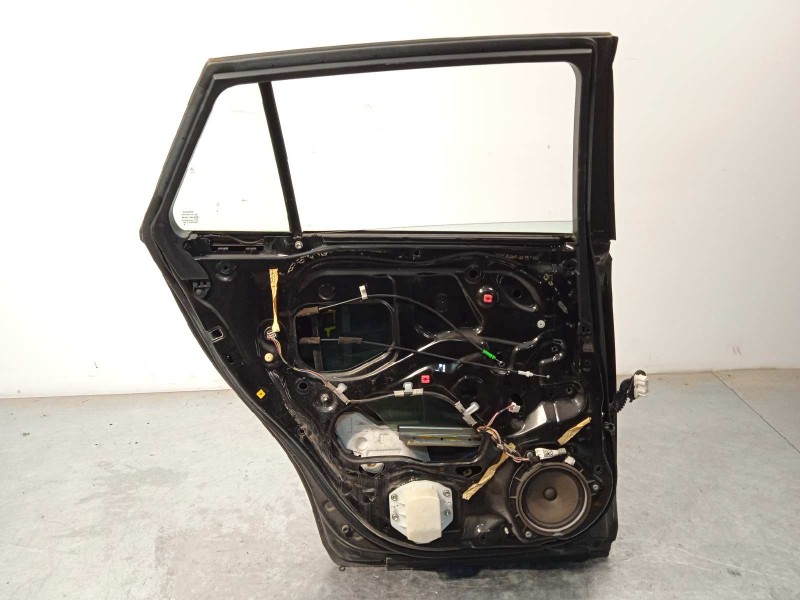 Recambio de puerta trasera izquierda para toyota avensis cross sport (t27) active referencia OEM IAM 6700405160  