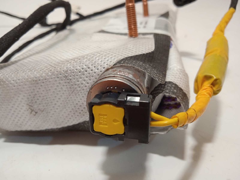 Recambio de airbag lateral delantero derecho para renault kadjar zen referencia OEM IAM 985H08138R  