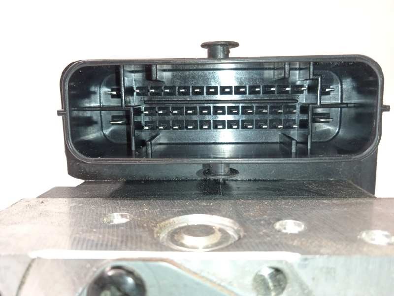Recambio de abs para hyundai i20 active 1.4 referencia OEM IAM 58920C8250 6158945200 C858920550