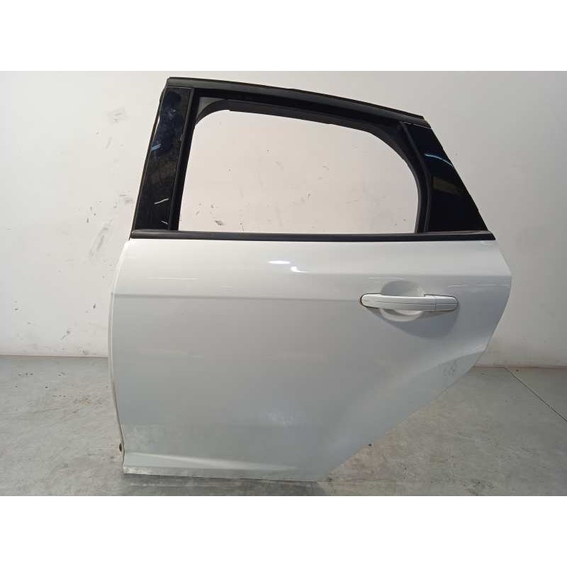 Recambio de puerta trasera izquierda para ford focus lim. titanium referencia OEM IAM 2172760  PBM51A24631BF