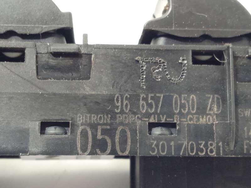 Recambio de mando elevalunas delantero izquierdo para citroën c4 ii (nc_) 1.6 hdi 90 referencia OEM IAM 96657050ZD 6490JT - Blanco 4