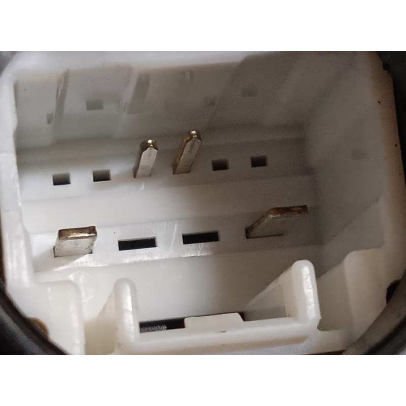 Recambio de cerradura puerta delantera derecha para toyota auris 1.2 16v turbo cat referencia OEM IAM 6903005131  